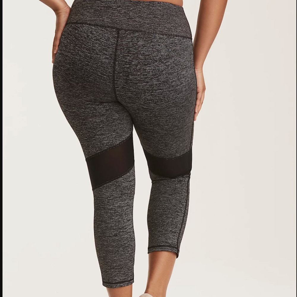 Torrid Active - Mesh Inset Cropped Leggings Size 1